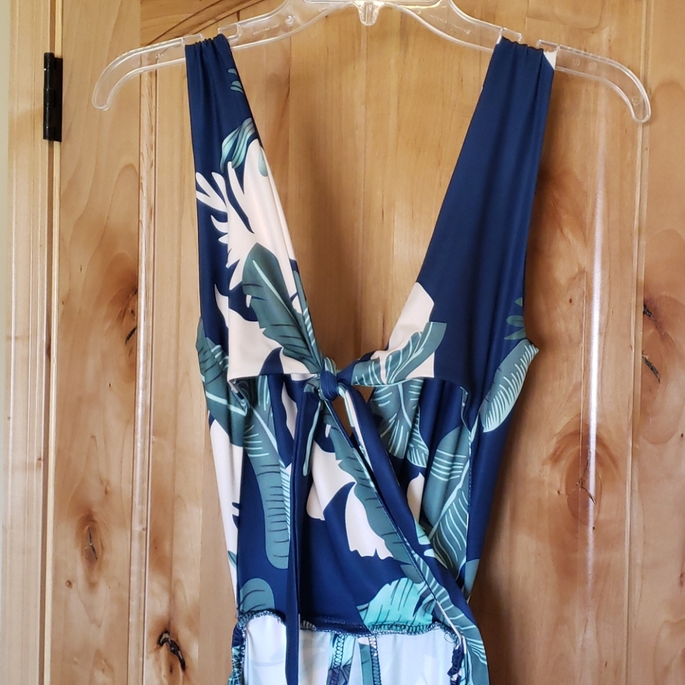 New Sexy unique Hawaiian cover dress - NWOT - Picture 5 of 6
